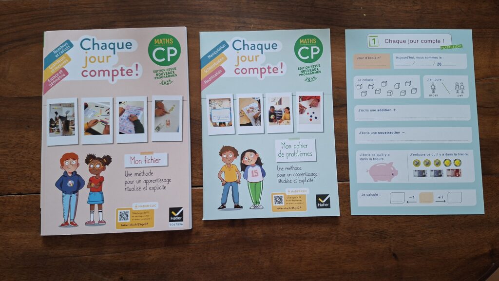 Deux cahiers de la méthode Chaque jour compte pour les mathématiques au CP, utilisés en IEF