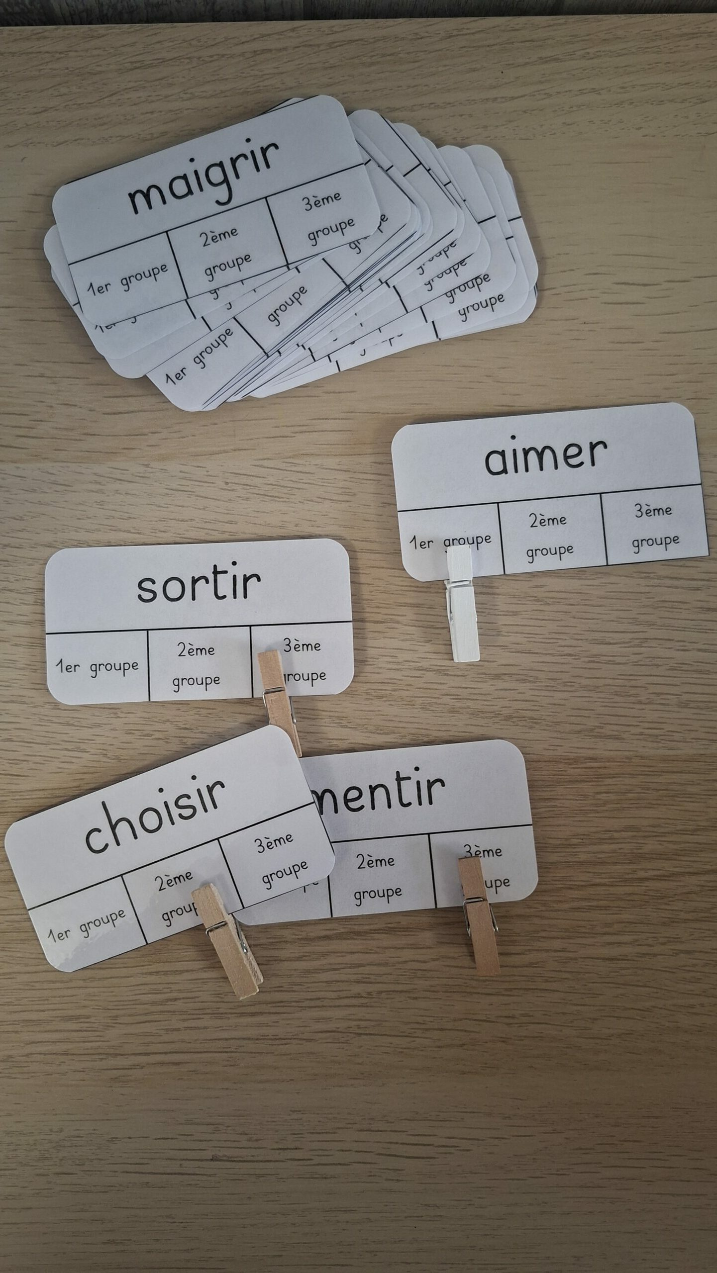 cartes à pinces les 3 groupes de verbes
