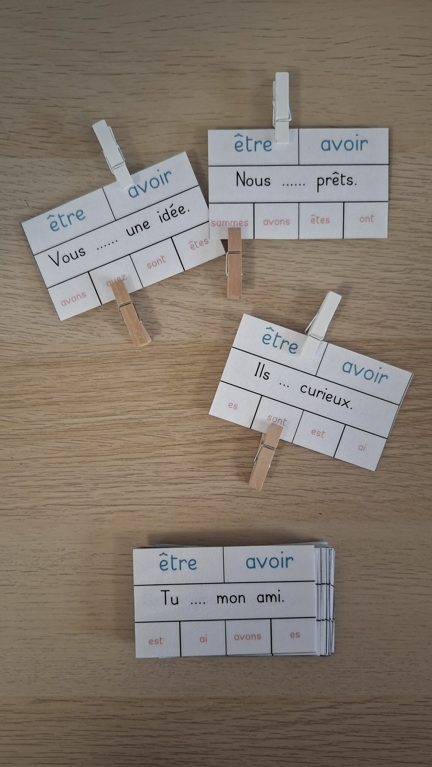 cartes à pinces la conjugiason de être et avoir au présent